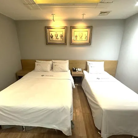 Urban Nest Hotel
