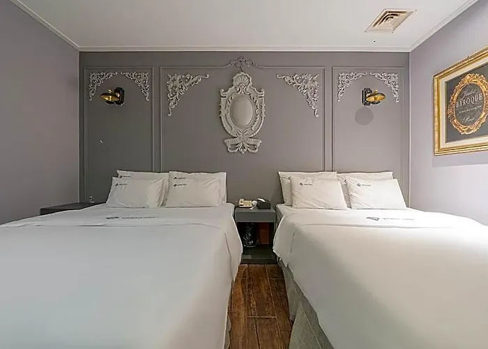 Hotel Urban Nest *